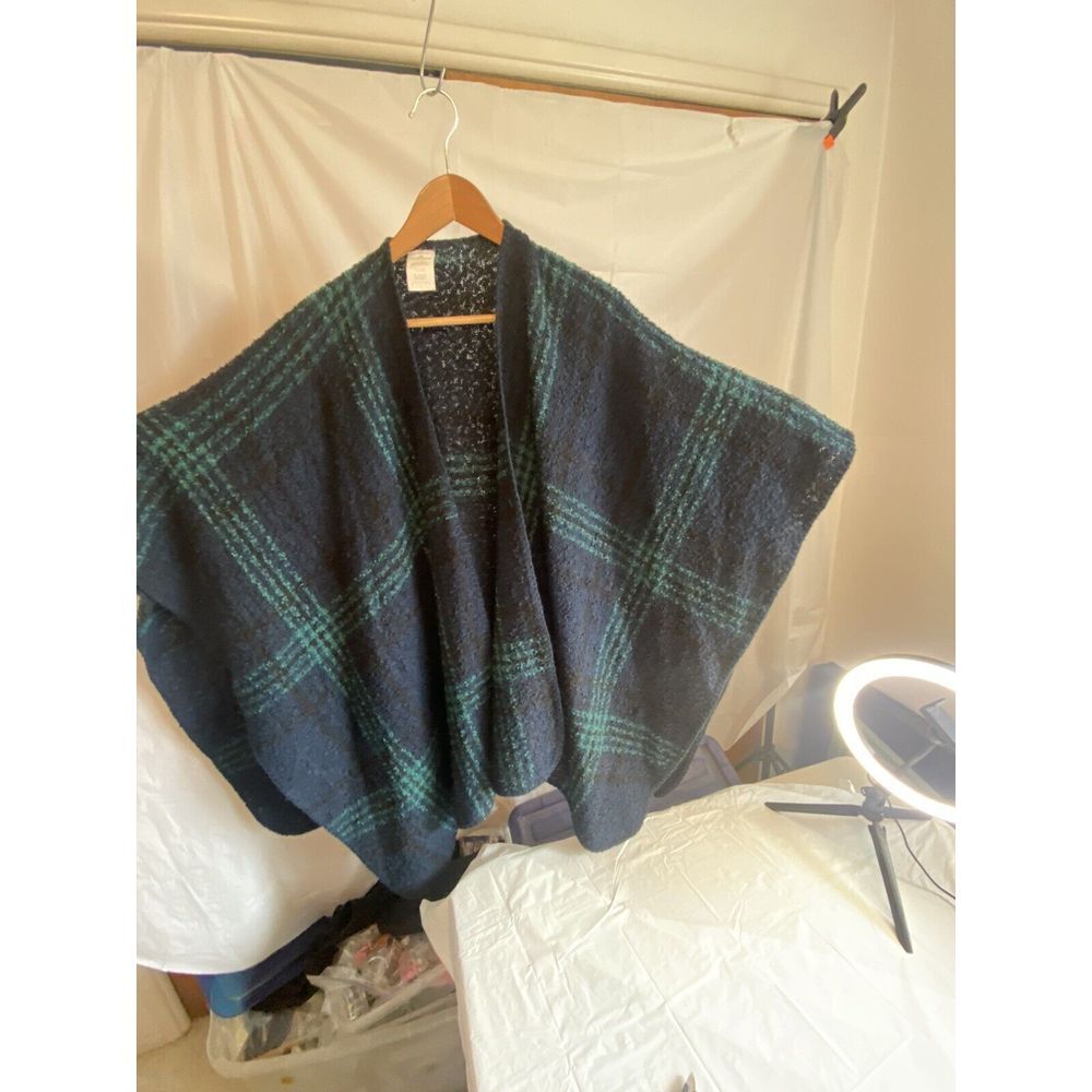 Women's Woolrich Vintage Navy With Green Plaid Accents -One Size Fits All -Cape